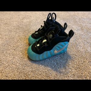 Nike little posite pro “island green”
